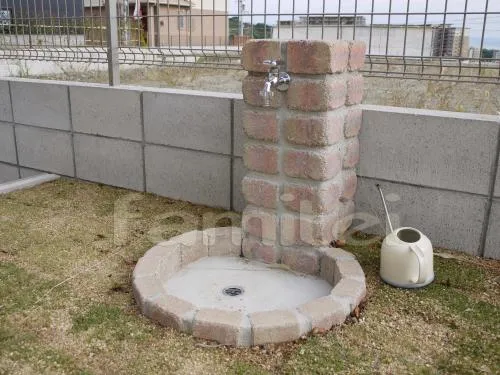 レンガ立水栓