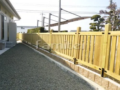 木製目隠しフェンス塀 TAKASHOタカショー e-ウッドローフェンスB型 天然木 無塗装 防犯砂利 バラス砕石敷き