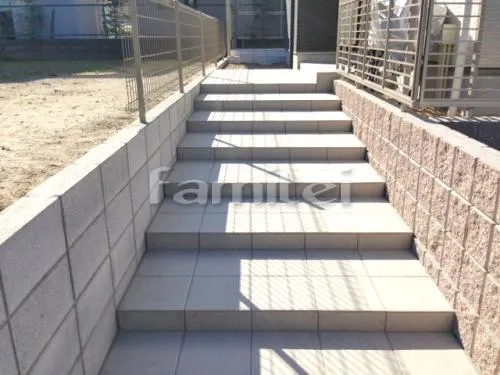 玄関アプローチ階段 床タイル貼り ニッタイ工業 ロッセクラシコ300角 RO-30-17