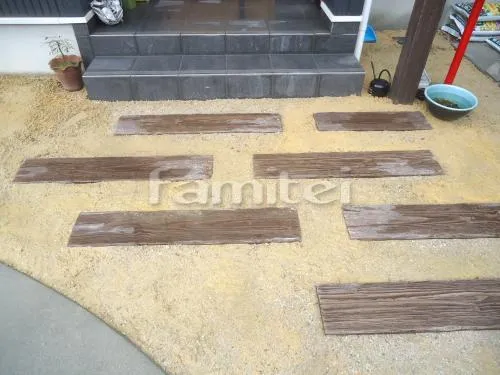 玄関アプローチステップ コンクリート製枕木(擬木) ニッコー リアルウッドランバー床材 LY-100
