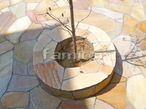 花壇 石貼り 乱形石 石英岩 サークルデザイン