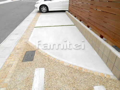 駐車場ガレージ床 土間コンクリート 人工芝目地 ピンコロ石敷き