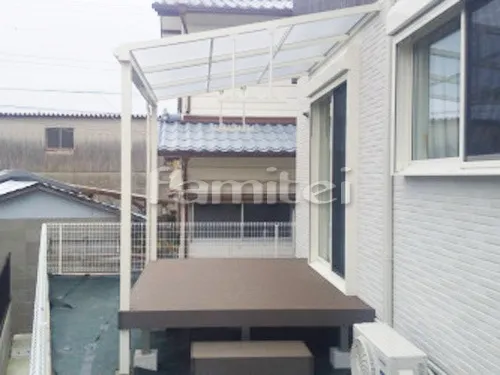 雨除け屋根 YKKAP ソラリアテラス屋根 1階用 F型フラット屋根、人工木材ウッドデッキ LIXIL樹ら楽ステージ