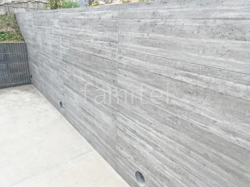 壁タイル張り  タカショー 木製調 セラ ウォール RC杉板 