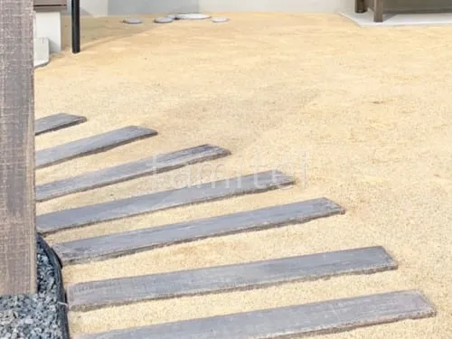 玄関アプローチ コンクリート製枕木(擬木) 東洋工業 ヴィンテージウッド スリーパーペイブ