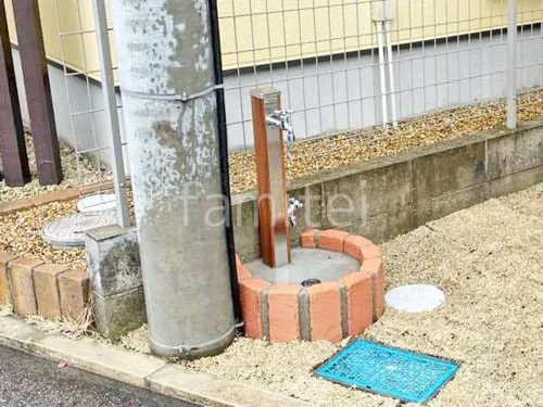 立水栓 ユニソン スプレスタンド70 蛇口2個 レンガ囲い水受け(パン) 土間モルタル仕上げ 洗い場