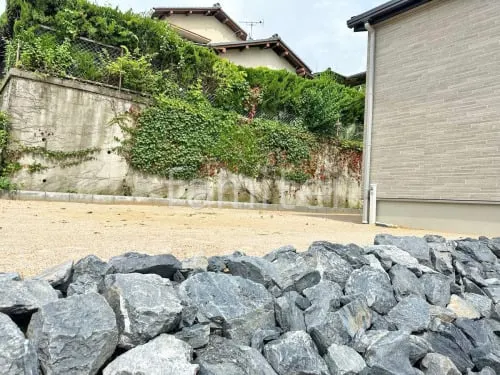 ロックガーデン 割栗石敷きの外構施工例(現場番号:46113) - ファミリー庭園