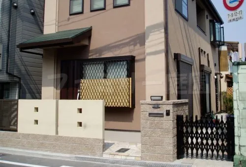 大阪市　セミクローズ外構　化粧ブロック　スリット塀