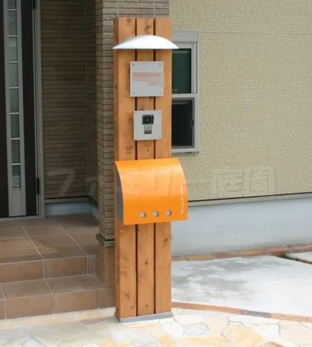 橋本市　オープン外構　洋風　枕木　機能門柱　アプローチ　花壇　角柱