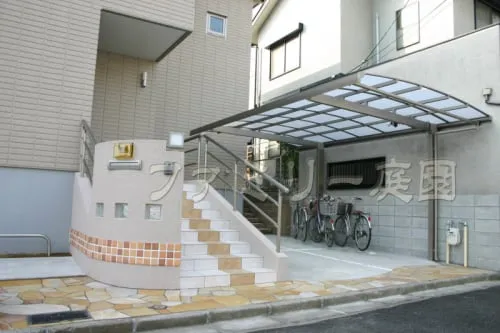 和泉市　階段手すり　カーポート　勝手口門扉　駐車場デザイン