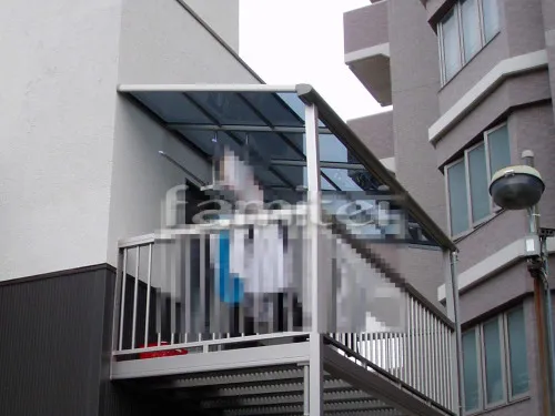 大阪市　オープン外構　目隠し角柱　サイクルポート　テラス屋根2階　ベランダ洗濯物干し