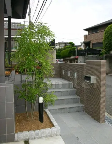堺市　オープン外構　ウッドデッキ　ガラスブロック　ウッドデッキ　植栽