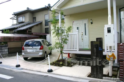 東大阪市　オープン外構　枕木門柱　シンボルツリー