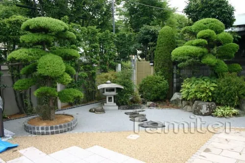 富田林市　庭園工事　洋風ガーデン　レンガベンチ　ガラスブロック塀　和風庭