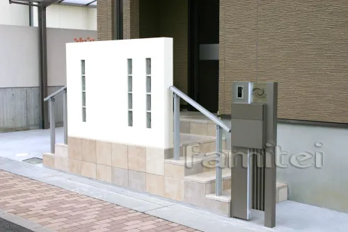 茨木市　　ガラスブロック塀、手すり　機能門柱　カーポート１台