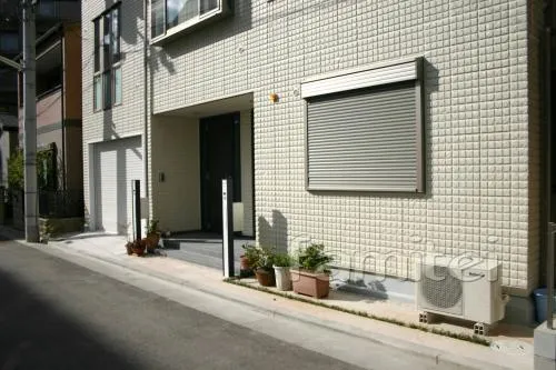 神戸市　オープン外構　　２世帯　機能門柱