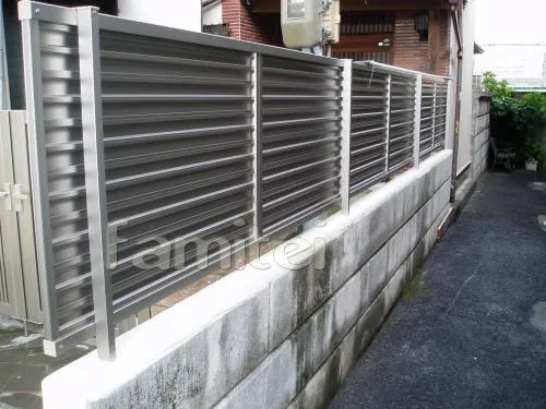 大阪市　リフォーム外構　境界目隠しフェンス　リブブロック門柱