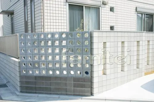 和歌山市　クローズ外構　目隠しフェンス　ガラスブロック機能門柱