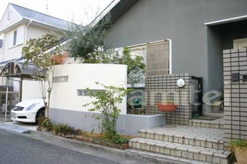 橋本市のリフォーム外構　目隠しガラスブロック塀　