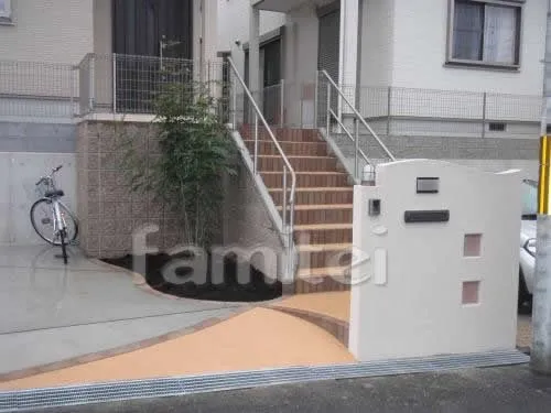 奈良市の高台オープン外構　階段手すりUD　郵便ポスト ベランダ屋根