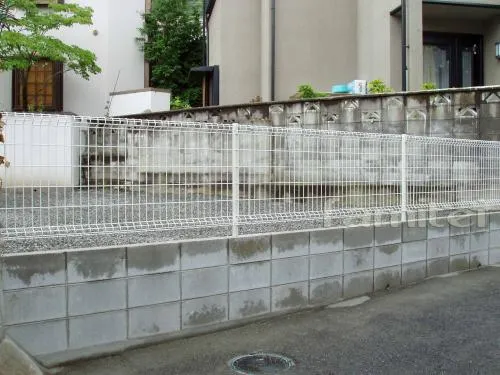 東大阪市の境界ブロックフェンス、バラス工事