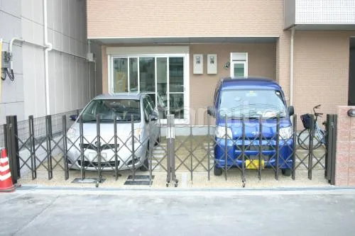 大阪市のクローズ外構　２世帯ブロック門柱　伸縮門扉