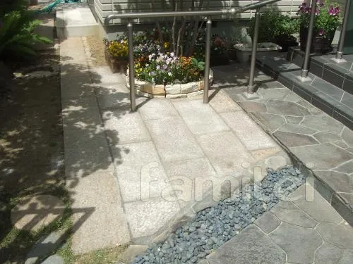 堺市のリフォーム工事　床　板石舗装　門周り