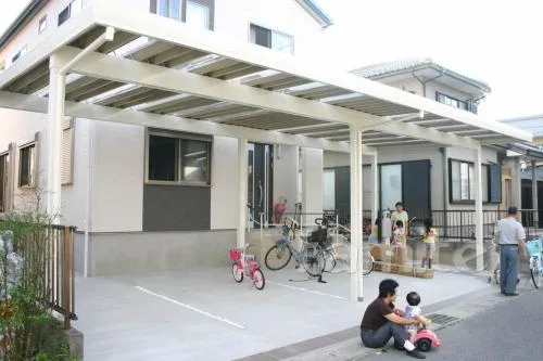 近江八幡市の新築オープン外構　土間コンクリート　カーポート　ガレージ倉庫