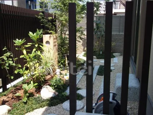 泉佐野市のオールクローズ外構　ブロック門柱　カーポート　目隠しフェンス　