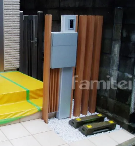 堺市の新築オープン外構　カーポート　機能門柱　樹脂ウッドデッキ