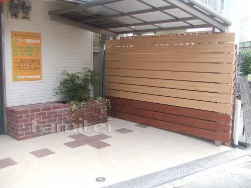 堺市のリフォーム外構　床タイル張替　レンガ花壇　目隠しフェンス