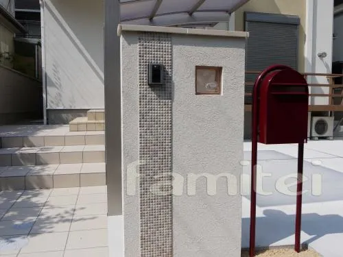 宇治市の新築外構　郵便ポスト　デザイン門柱　カーポート　ウッドデッキ　テラス屋根