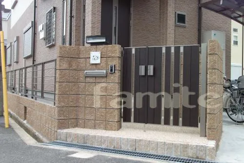豊中市の新築外構　カーポート　フェンス　化粧ブロック門柱