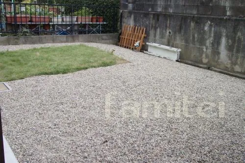 羽曳野市の庭まわりリフォーム　土間コンクリート　解体：ジャミ石搬入