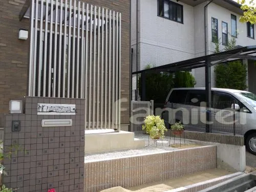 三田市の新築オープン外構　サンルーム：フィリア　カーポート　郵便ポスト　