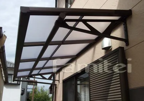 茨木市の庭リフォーム　タイルデッキ　目隠し角柱　テラス屋根1F
