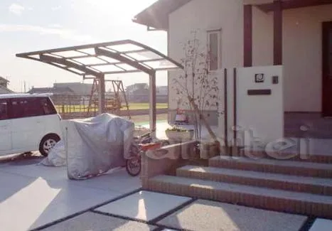 和歌山市の自転車屋根設置工事　新日軽ファインポートミニ