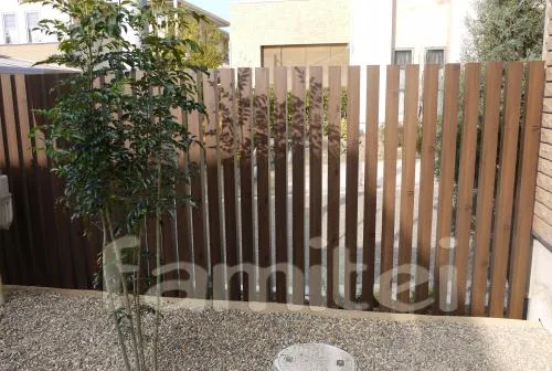 川西市　門まわり花壇リフォーム　目隠し角柱フェンス　土留めブロック