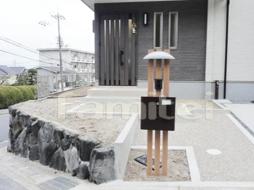 長岡京市　オープン外構　機能門柱　境界フェンス　土留めブロック　立水栓