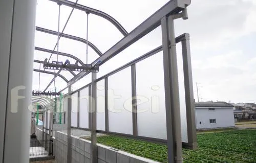 和歌山市　オープン外構　アプローチタイル貼り　サイクルポート　門柱　テラス屋根