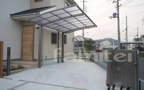 奈良市　リフォームオープン外構　カーポート　レンガ花壇　テラス屋根