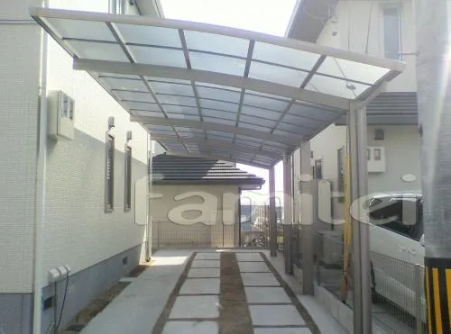 香芝市　レギュラーテラス屋根１Ｆ カーポート　プライスポート２台　縦連棟