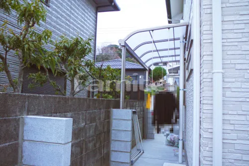 富田林 オープン外構　目隠しフェンス塀　タイルアプローチ　テラス屋根