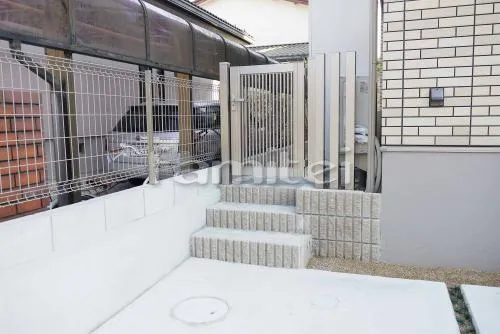 香芝市　オープン外構　塗り壁ガラスブロック門柱　カーポート縦２台　