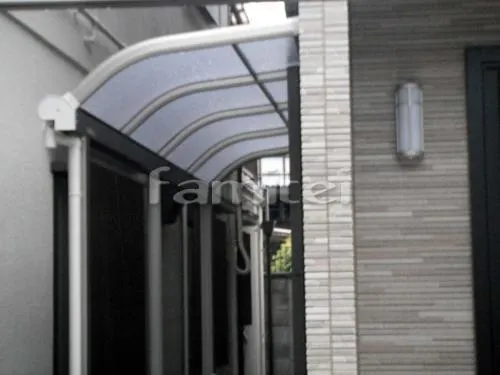 大阪市　セミクローズ外構　カーポートUスタイル　レギュラーテラス1階