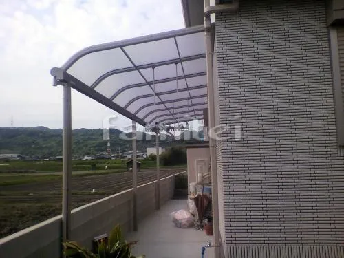 和歌山市　オープン外構　角柱　スロープタイル　サイクルポート　テラス屋根