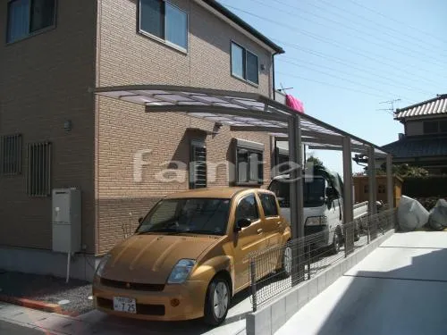 姫路市　カーポート縦２台用　タイルデッキセット　パーゴラ風テラス ナチュレ１階