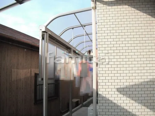 橋本市　シンプルモダンオープン外構　目隠しフェンス　カーポート　テラス屋根