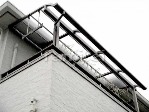 東大阪市　オープン外構　ガラスブロック門柱　目隠し角柱　カーポート　テラス屋根