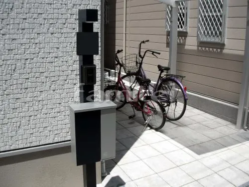 大阪市　オープン外構　　機能門柱　自転車屋根